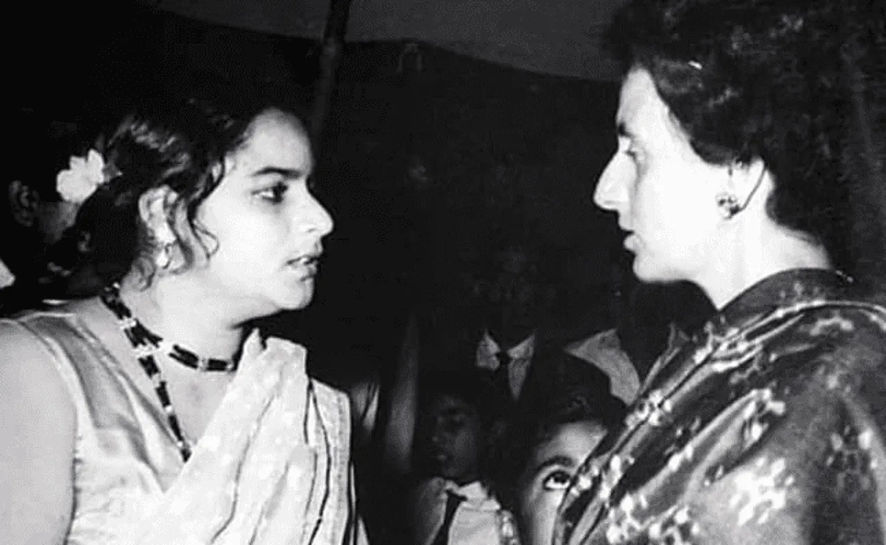 Shah Rukh Khan's Mother Lateef Fatima Khan's Picture With Indira Gandhi Goes Viral