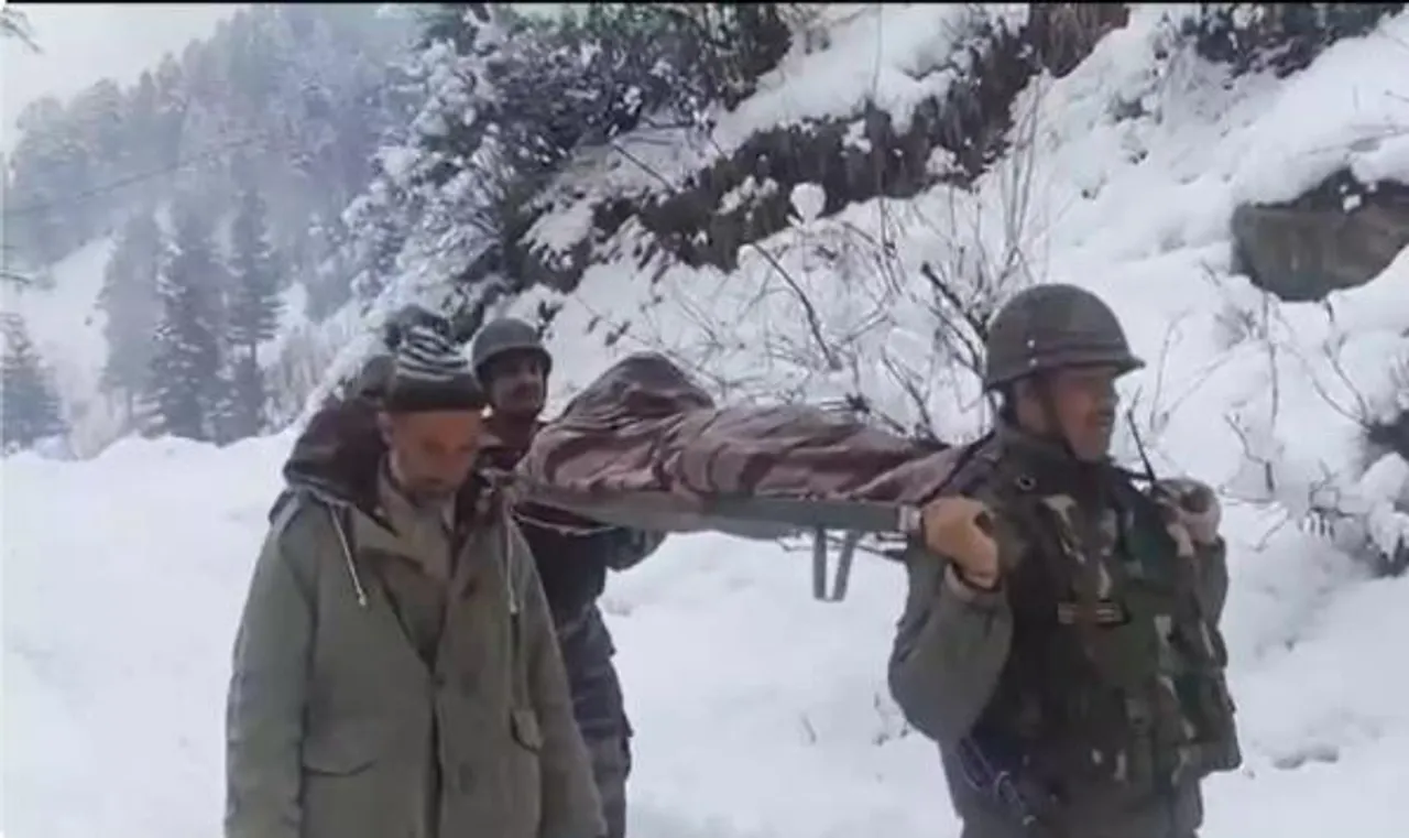 Indian Army Rescues Elderly Woman Through Heavy Snowfall In Jammu And Kashmir