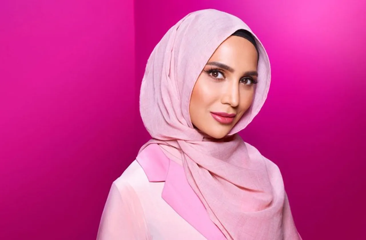 L’Oreal Hijab-Wearing Woman