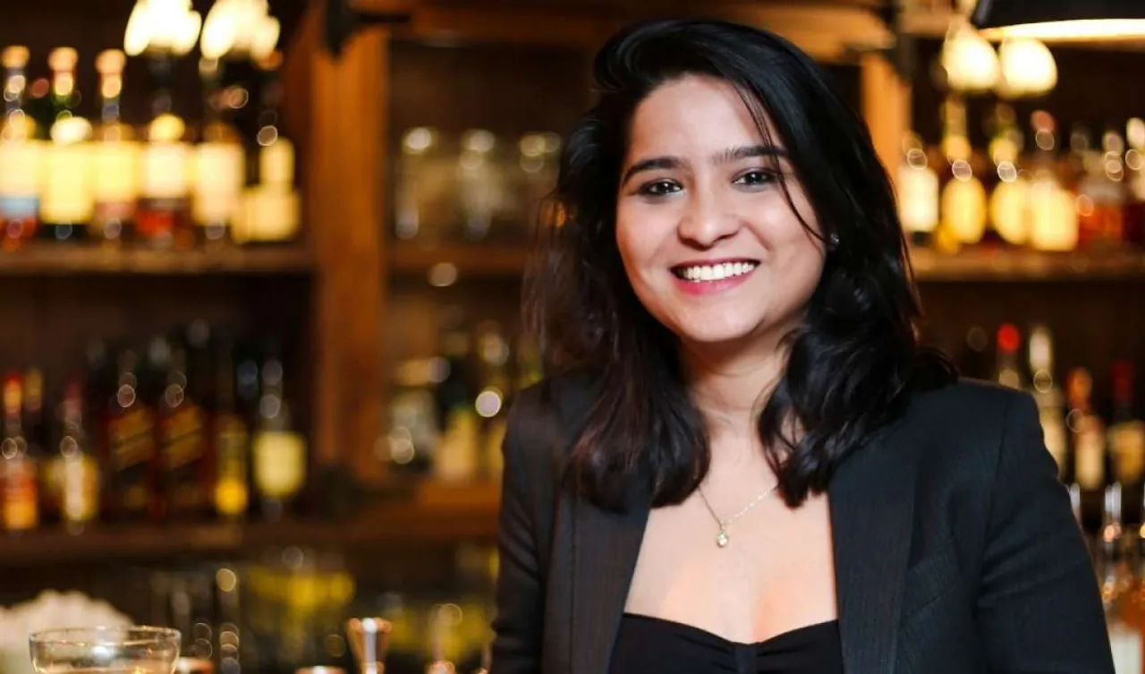 Minakshi Singh Bartender., Minakshi Singh bartender and bar owner