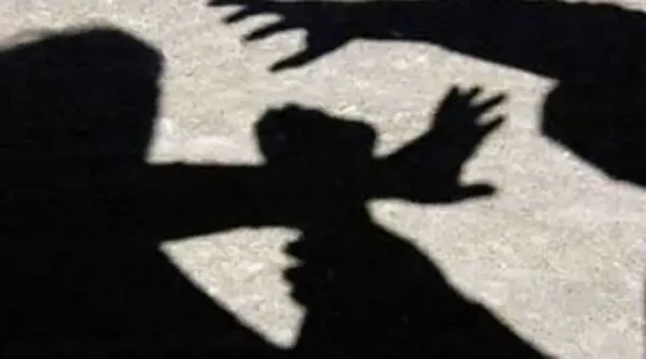 Men In Bihar Molest Minor Girl On Road, Onlookers Shoot Video
