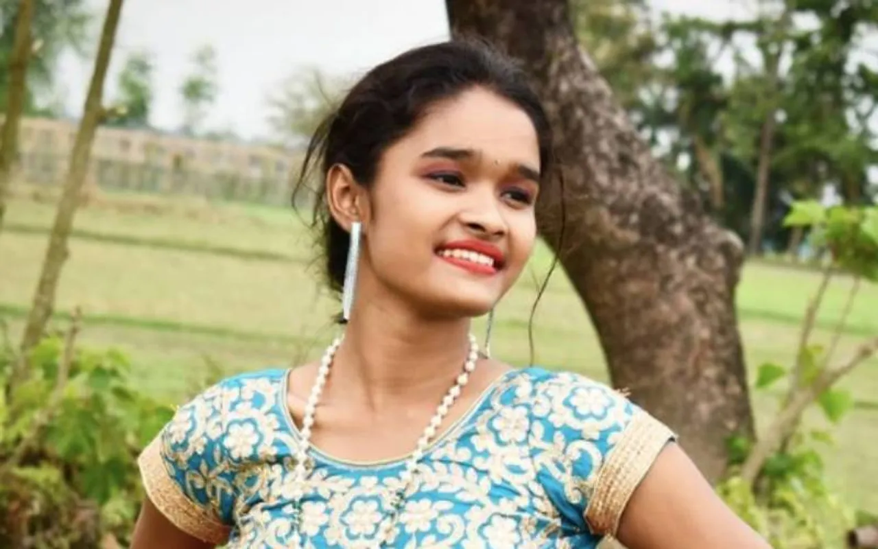 Youtuber Sania Aktara