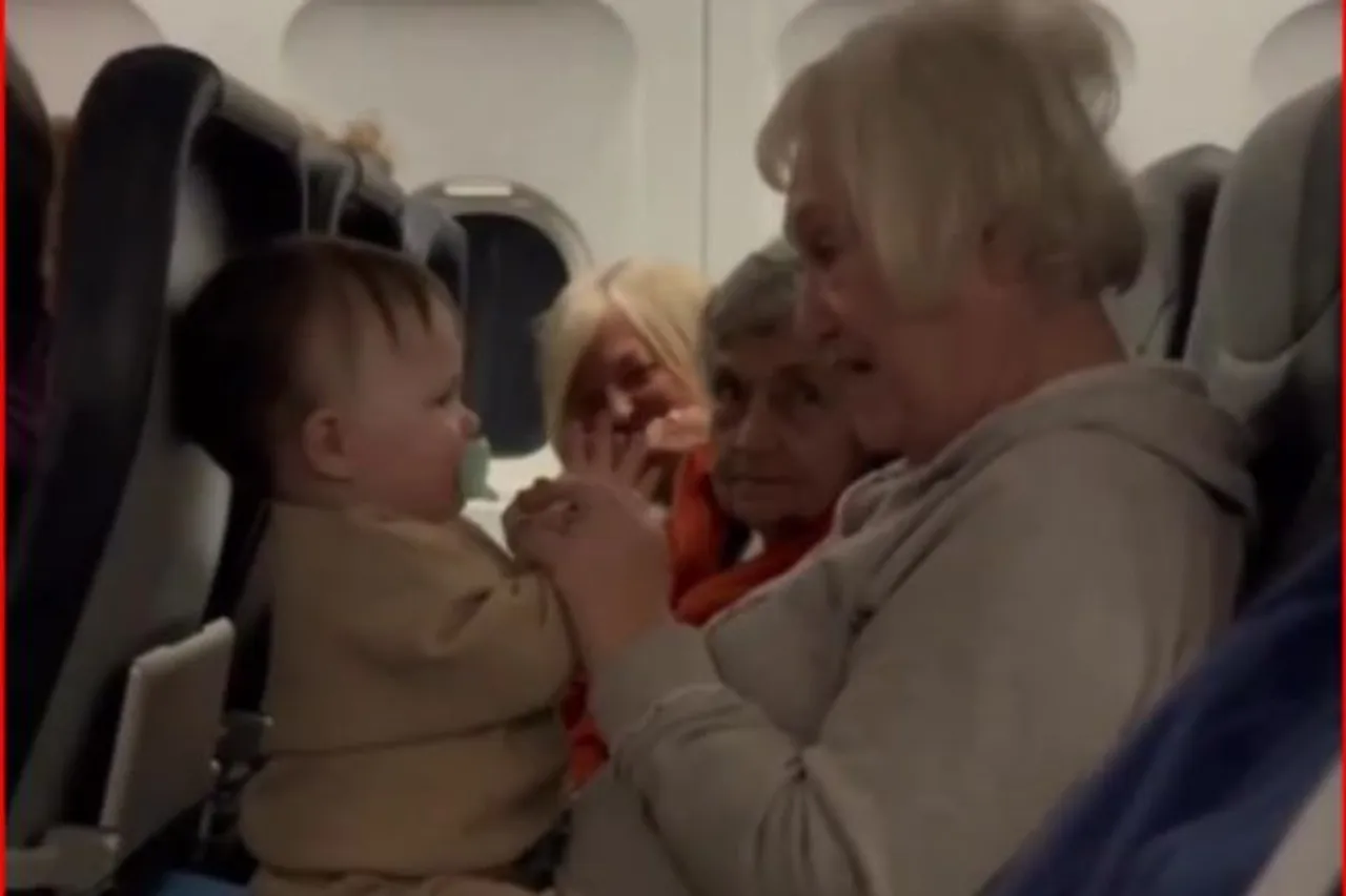 Elderly Women Help New Mom on flight