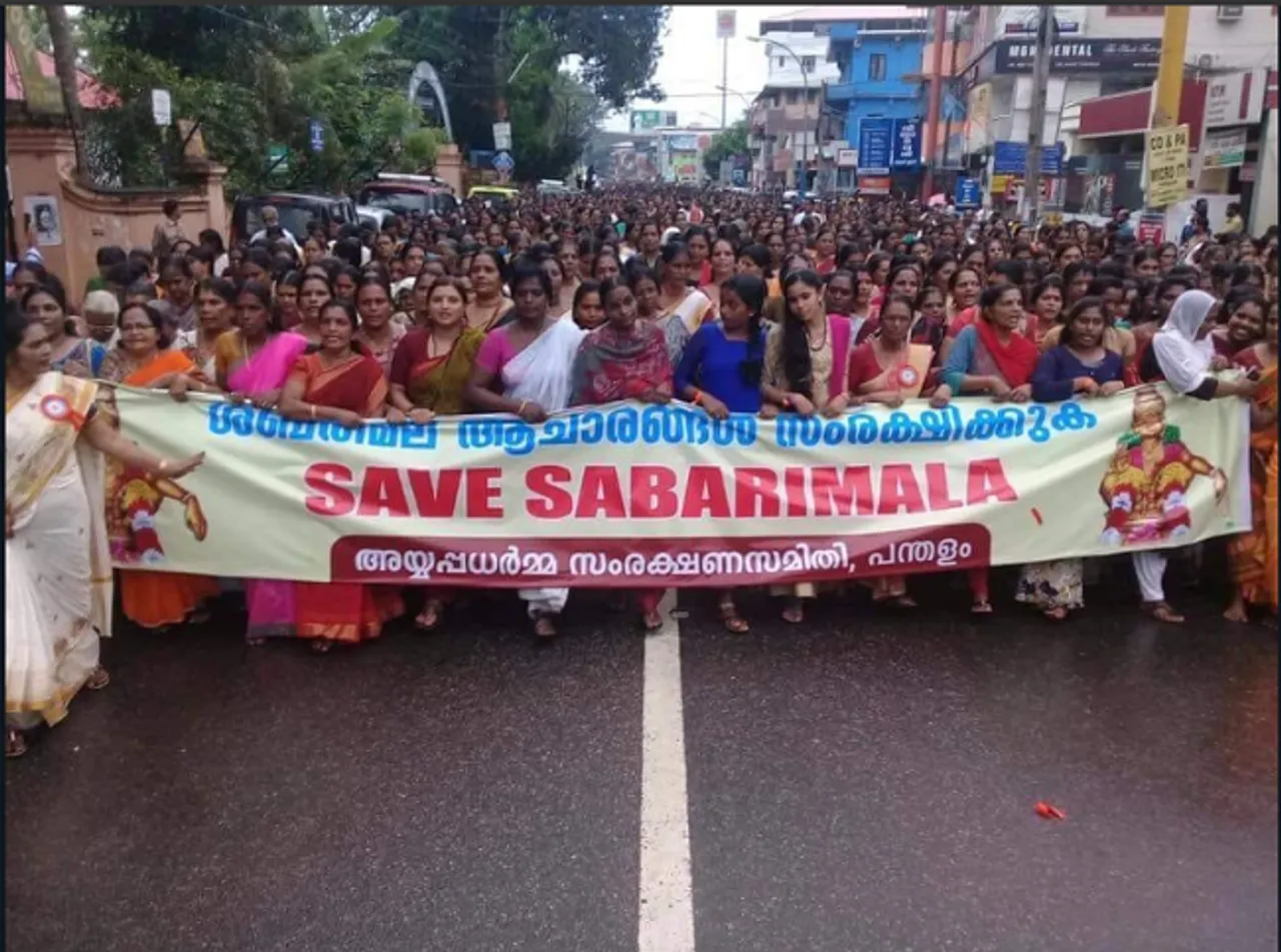 mob attacks women sabarimala
