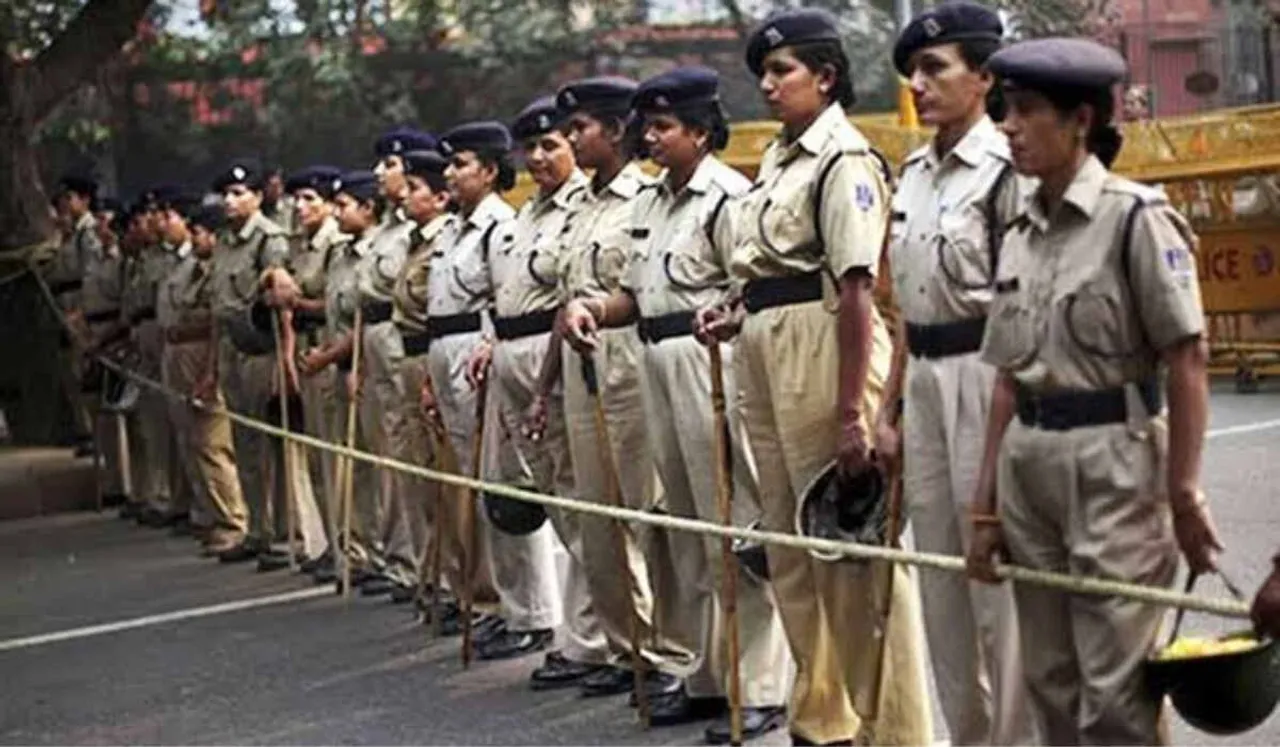 Women Police Officers On Night Patrol