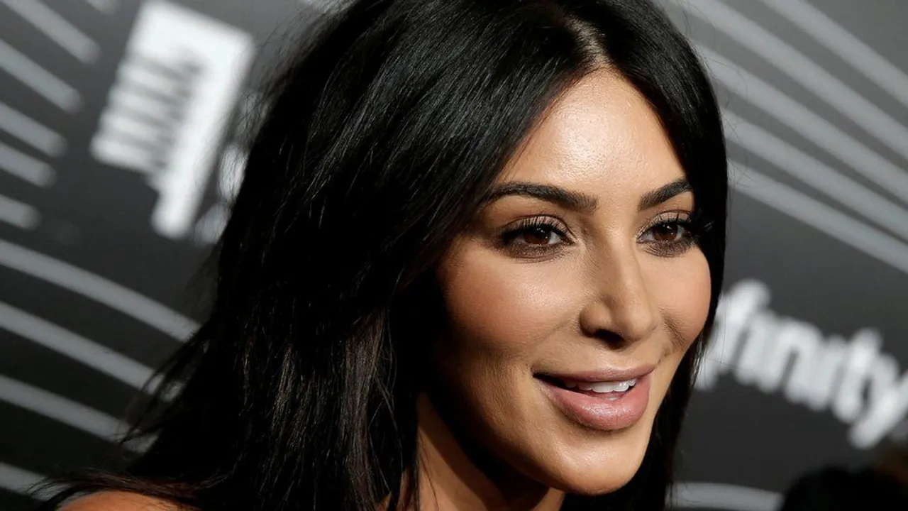 Reality star Kim Kardashian robbed at gun-point in Paris
