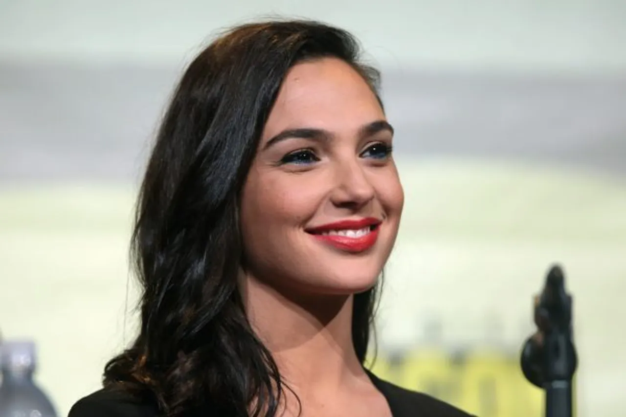 Gal Gadot's Tweet ,Gal Gadot Israel-Palestine ,Gal Gadot ,Gal Gadot Producer, Gal Gadot 1984, wonder woman streaming debut