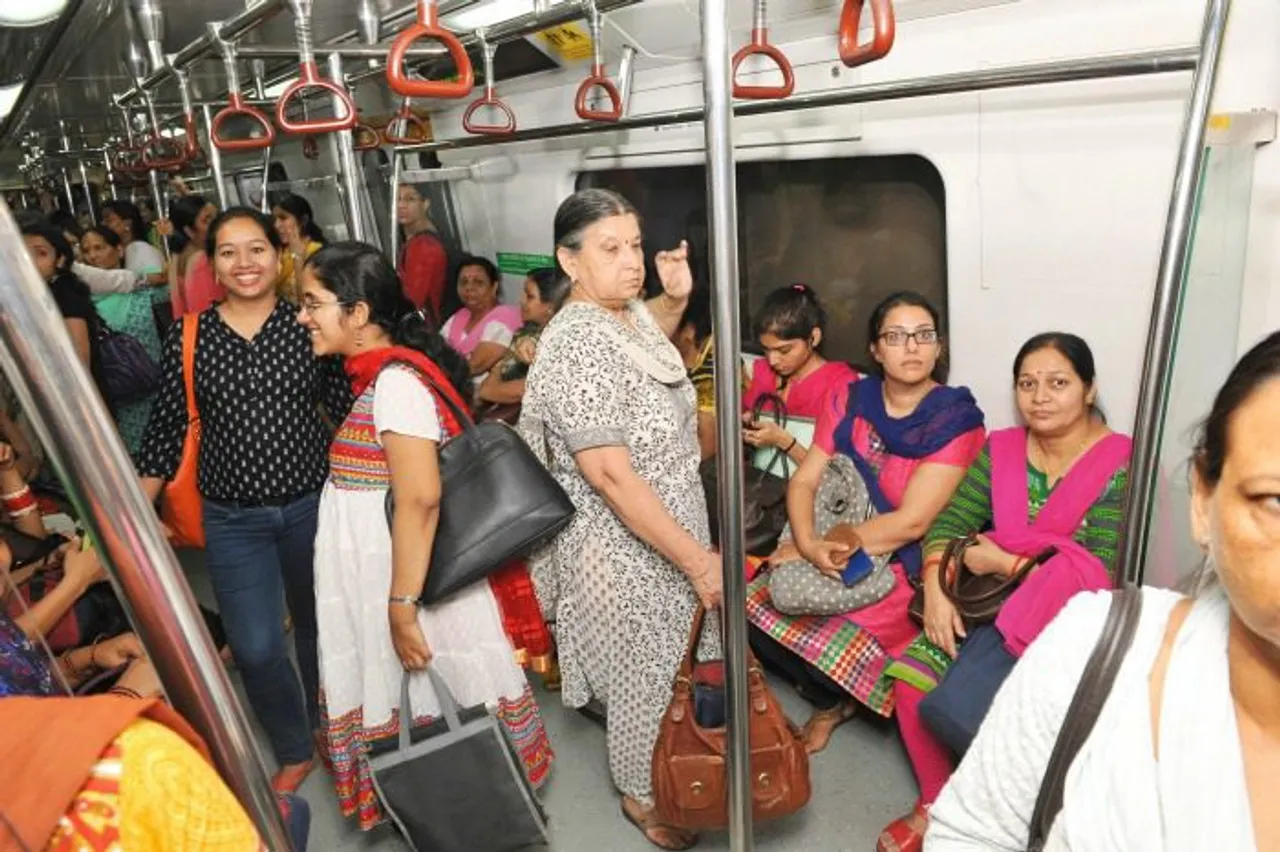 Women Can Now Carry Knives On Delhi Metro
