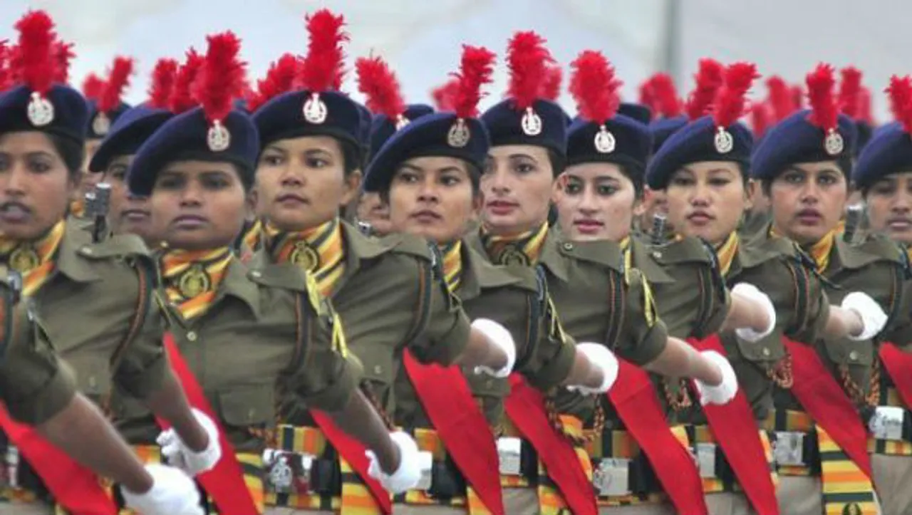 100 Women Guard China Border Now