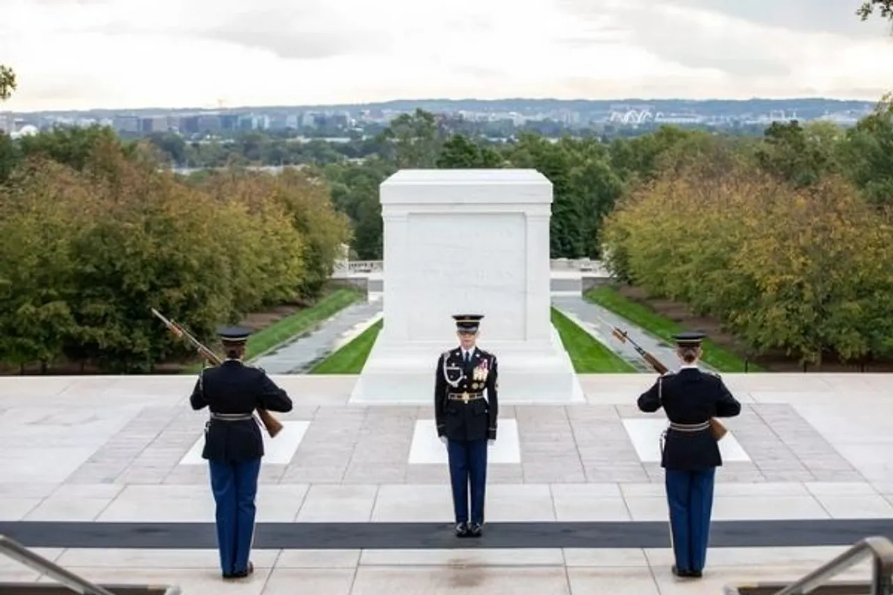 The Tomb Of The Unknown Soldier Scripts History With Its First All-Female Guard Change