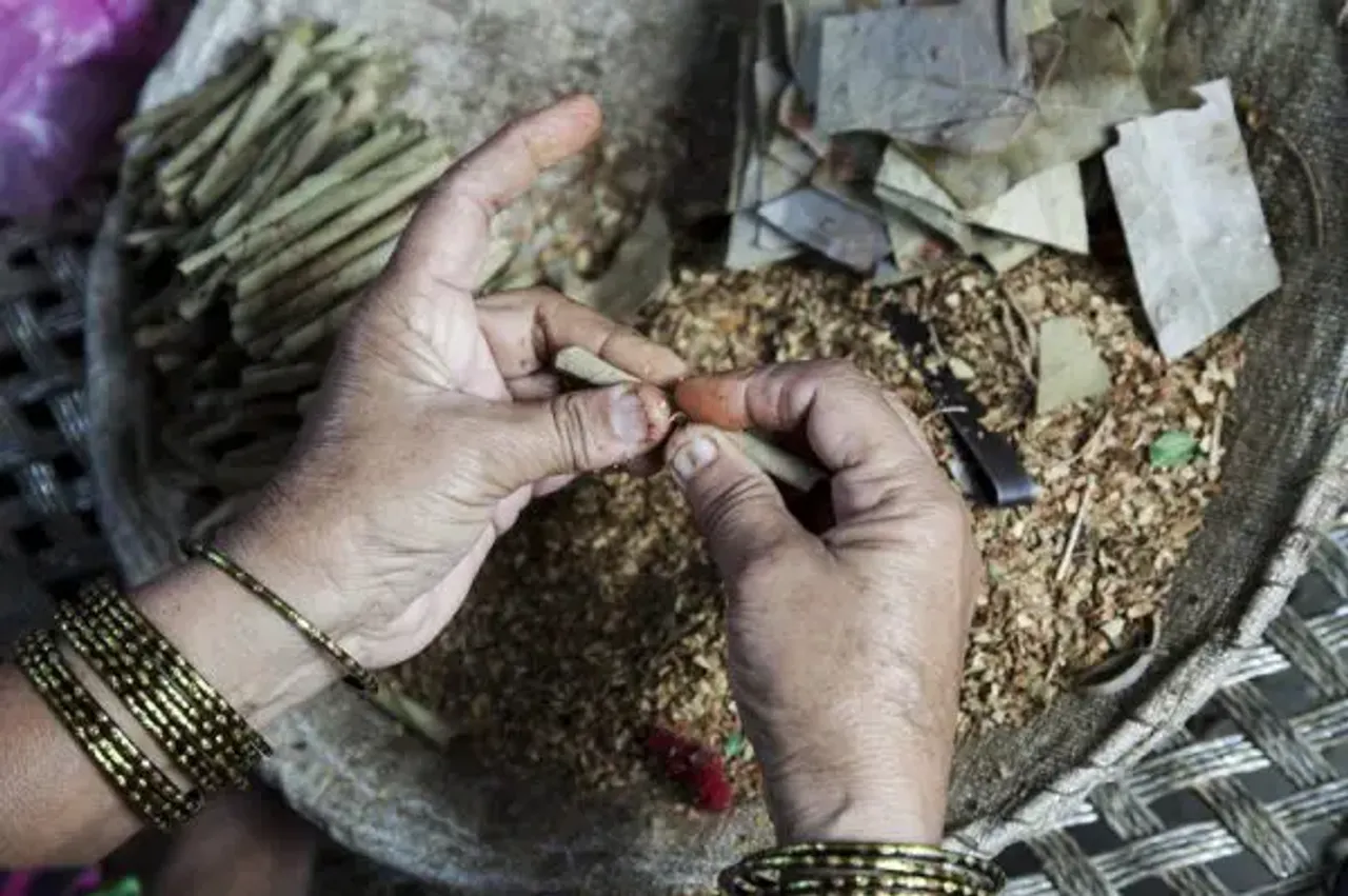 Home-based Beedi Rolling