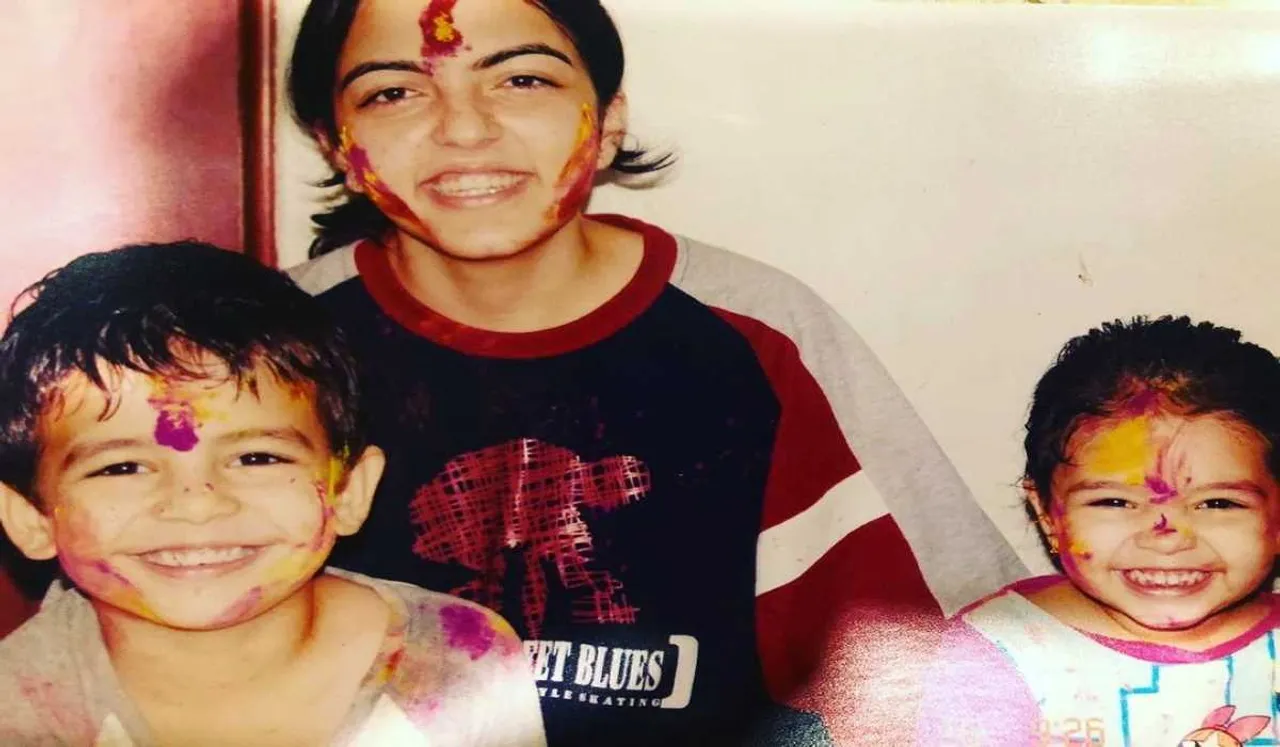 Smriti Irani Shares Throwback Pictures On Daughter Shanelle's Birthday