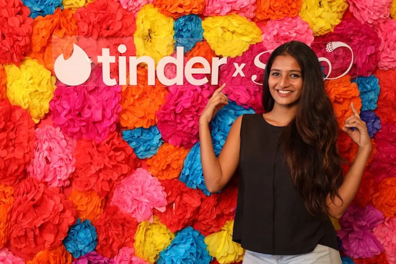Tinder And She: Swipe Right On Self Discovery