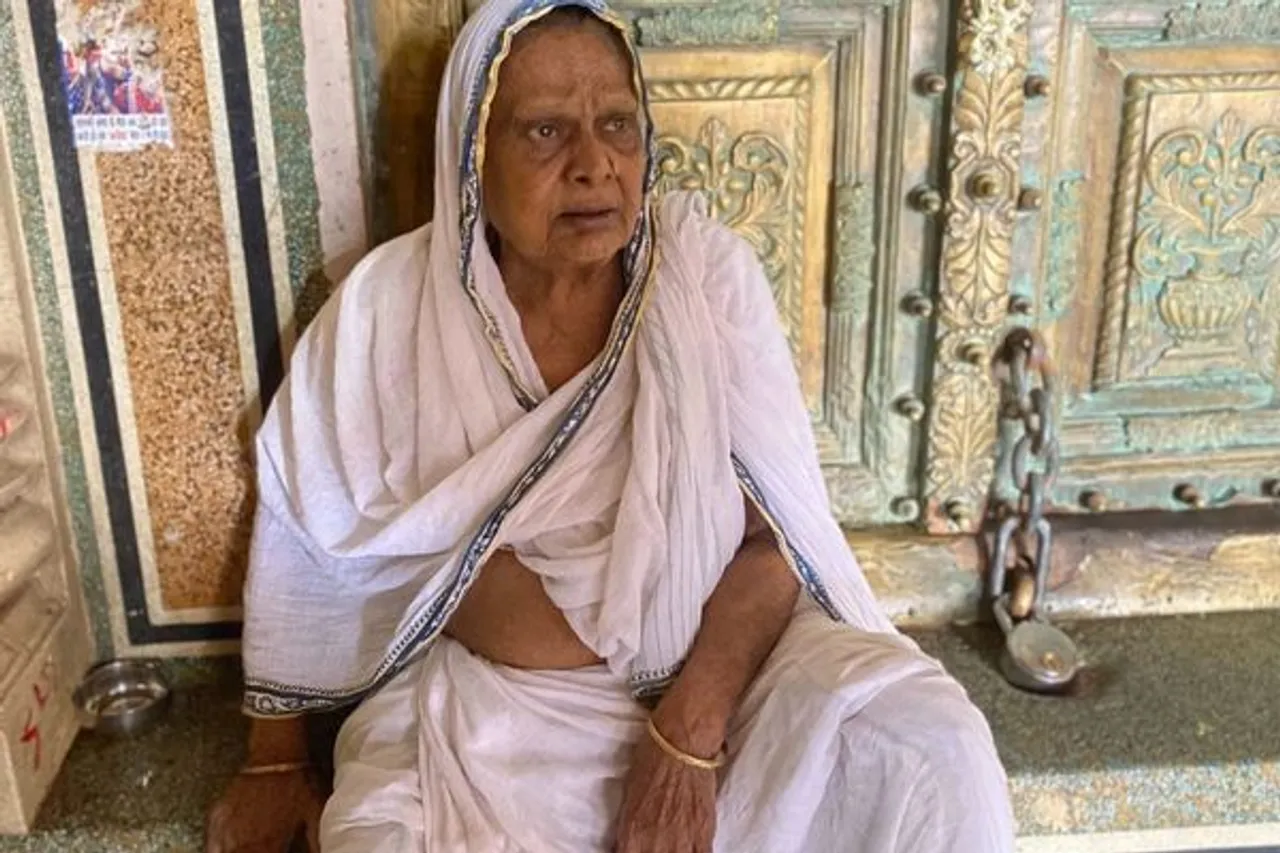 Mathura Radha Rani temple Female priest