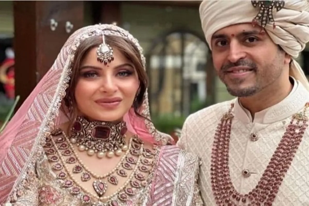 Kanika Kapoor's Wedding Pictures Take The Internet By Storm