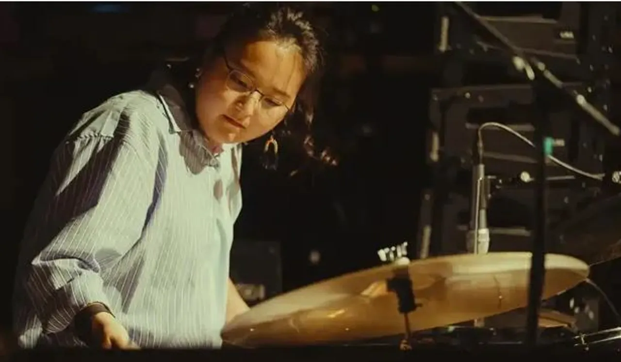 Drummer Chole Kim Playing 100 Hours