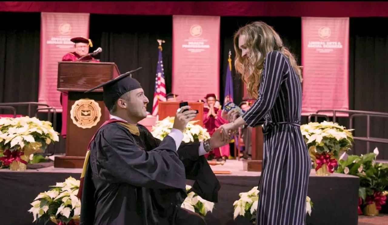 Graduate Proposes Girlfriend At Commencement