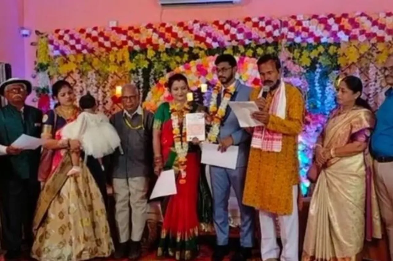 Odisha Couple takes oath on constitution