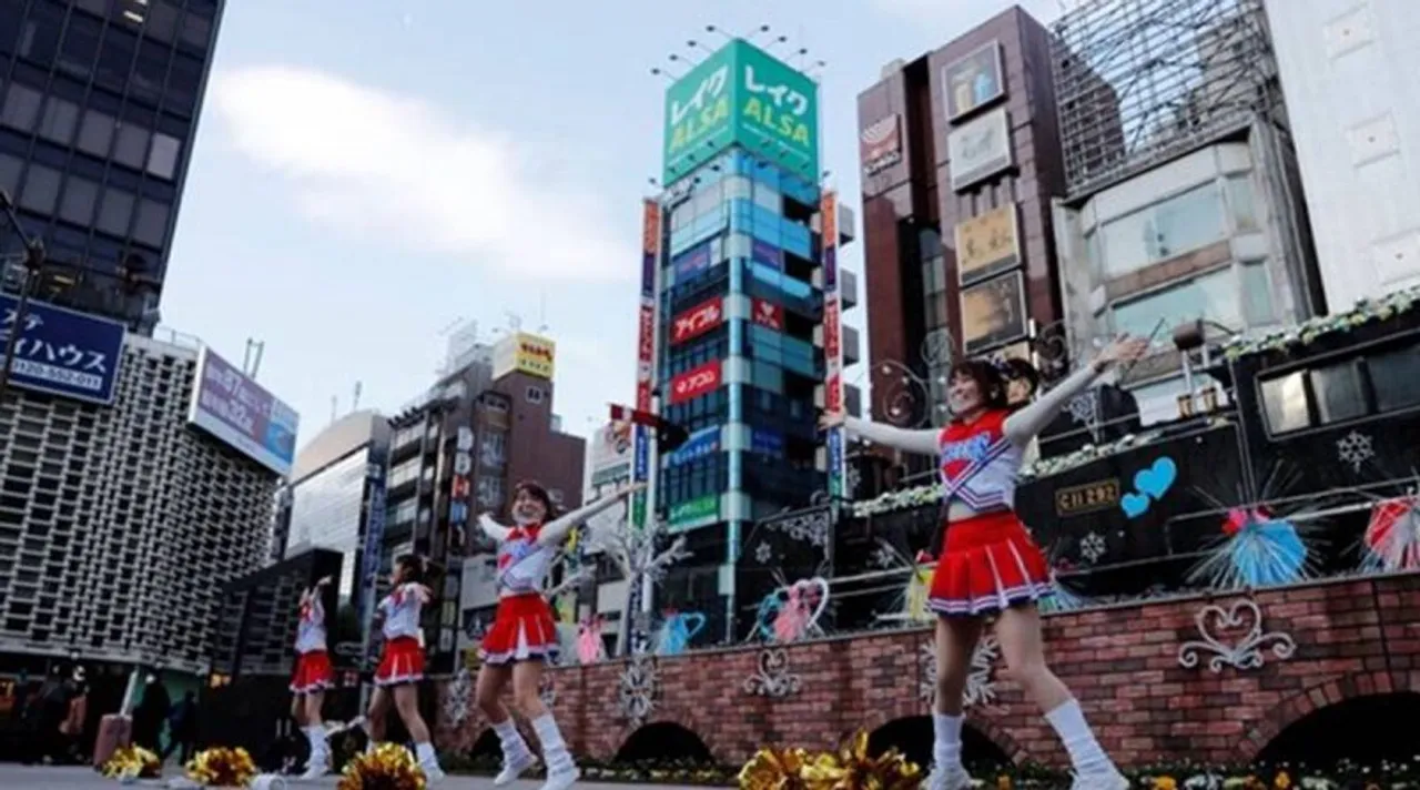 Japanese cheerleaders