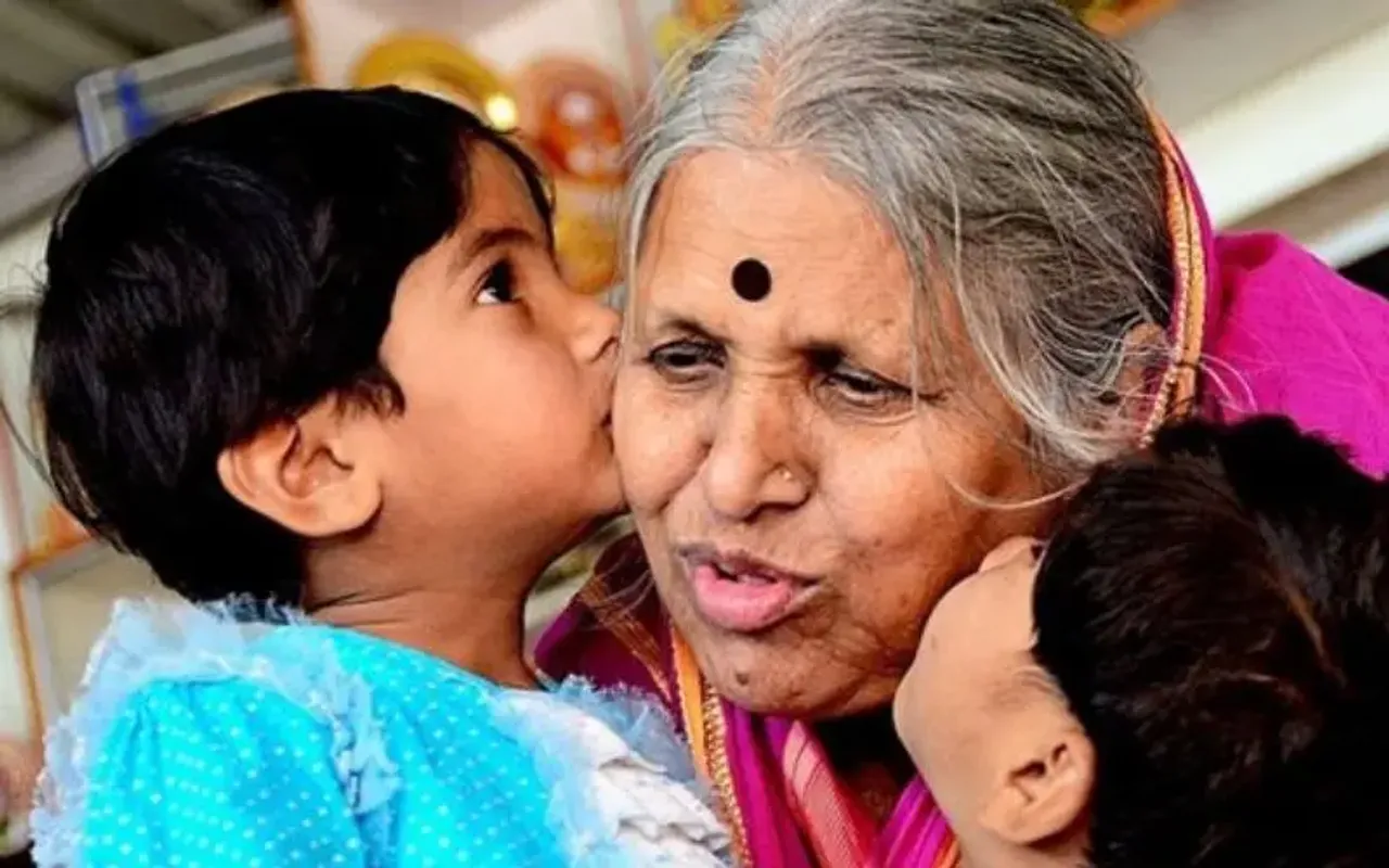 Tributes Pour In To Remember Padma Shri Awardee Dr Sindhutai Sapkal