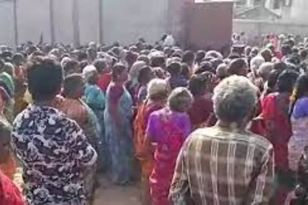 tamil nadu saree distribution stampede