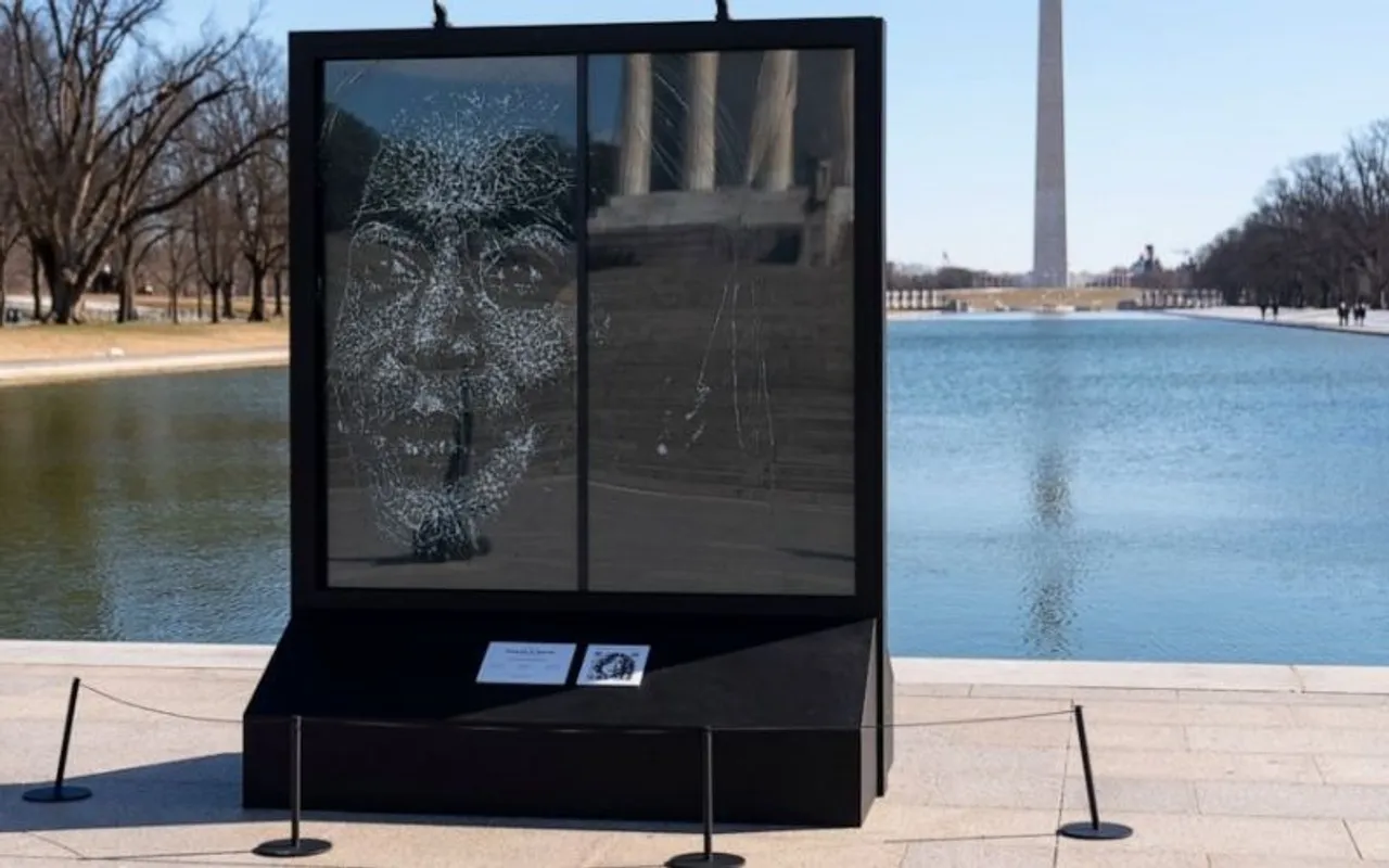 Glass Ceiling To Glass Portrait: Kamala Harris Honoured At Lincoln Memorial