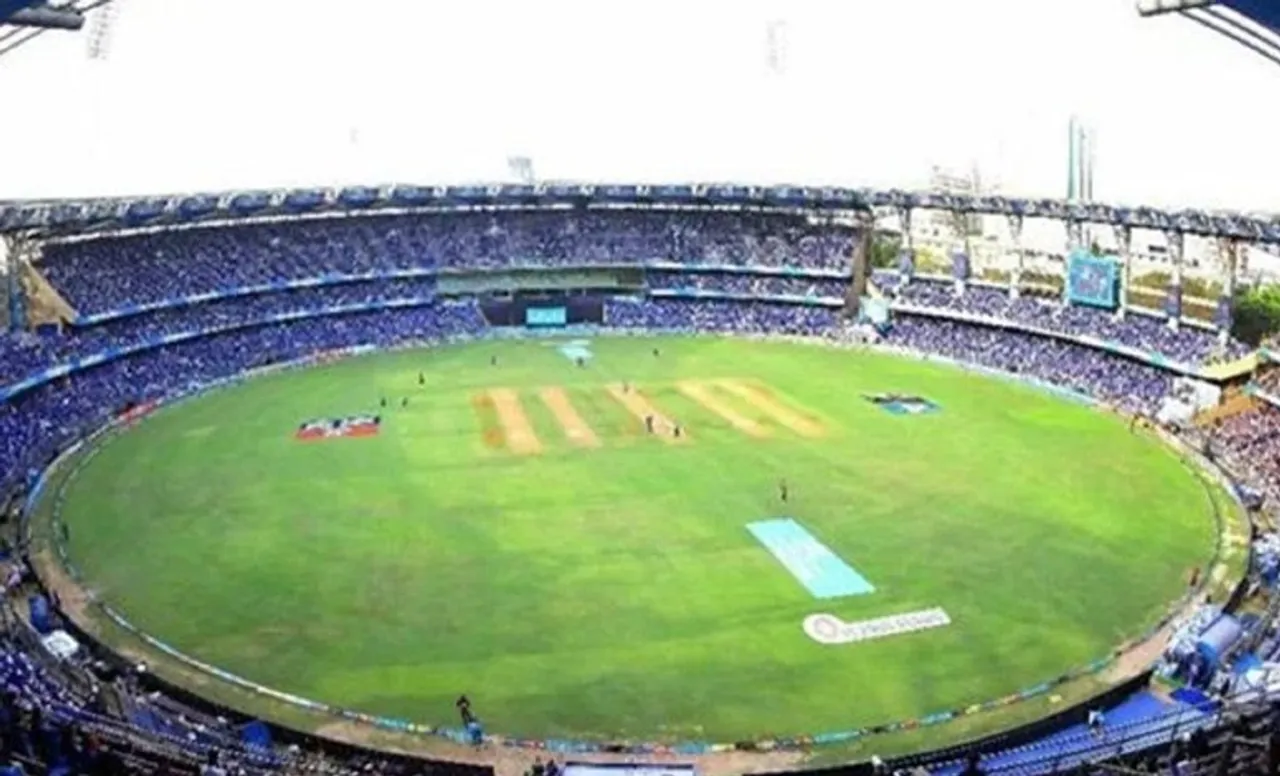 Star Sports raises their concerns regarding IPL to BCCI after event managers test positive for COVID-19