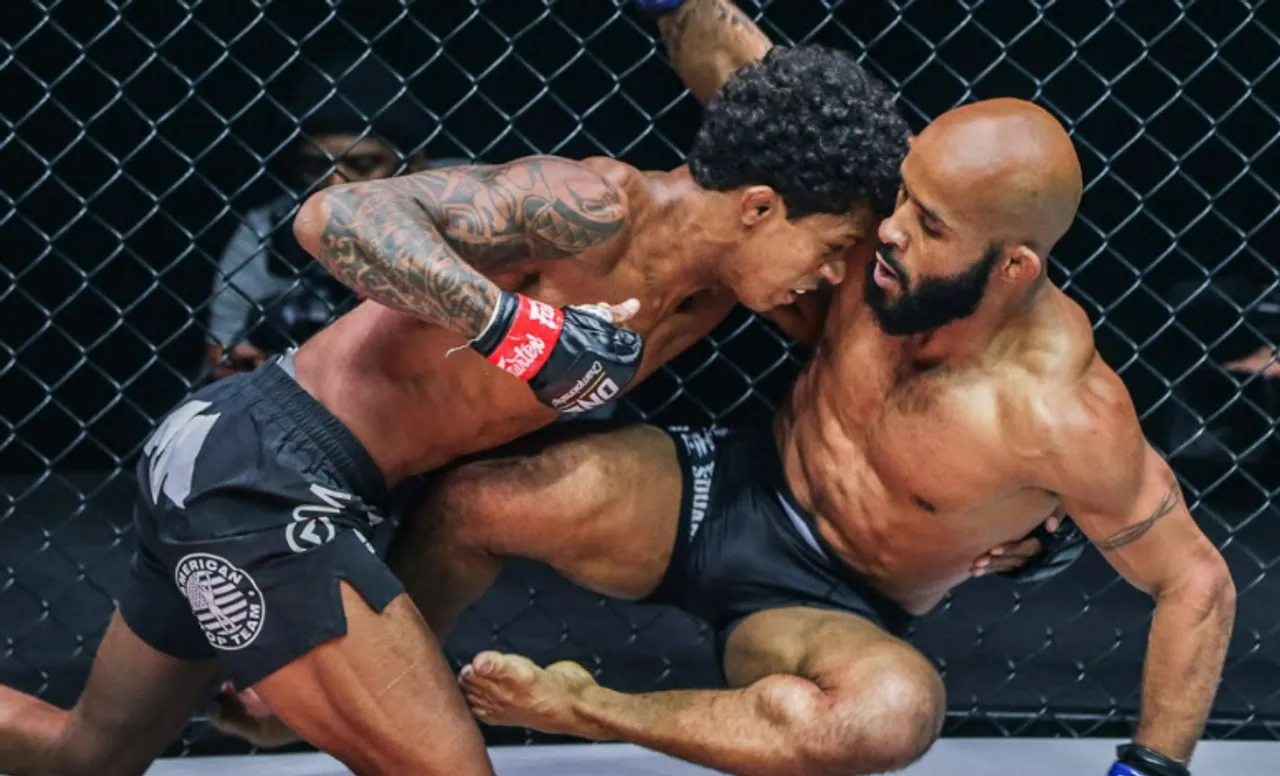 Adriano Moraes and Demetrious Johnson