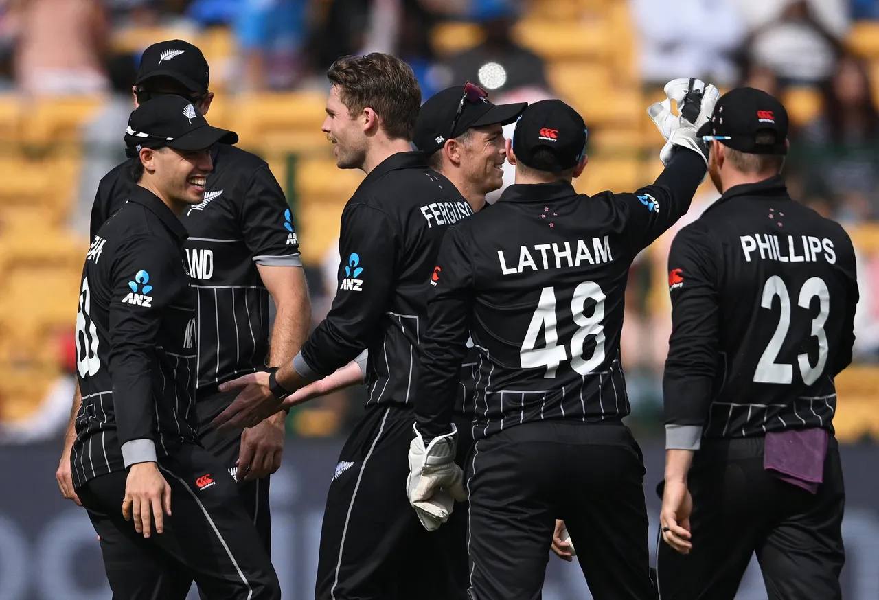 NZ vs SL: न्यूजीलैंड की श्रीलंका पर जबरदस्त जीत ने पाकिस्तान की उम्मीदों पर फिरा पानी, फैंस बोले "आज तो कुदरत के निजाम ने भी नहीं बचाया"