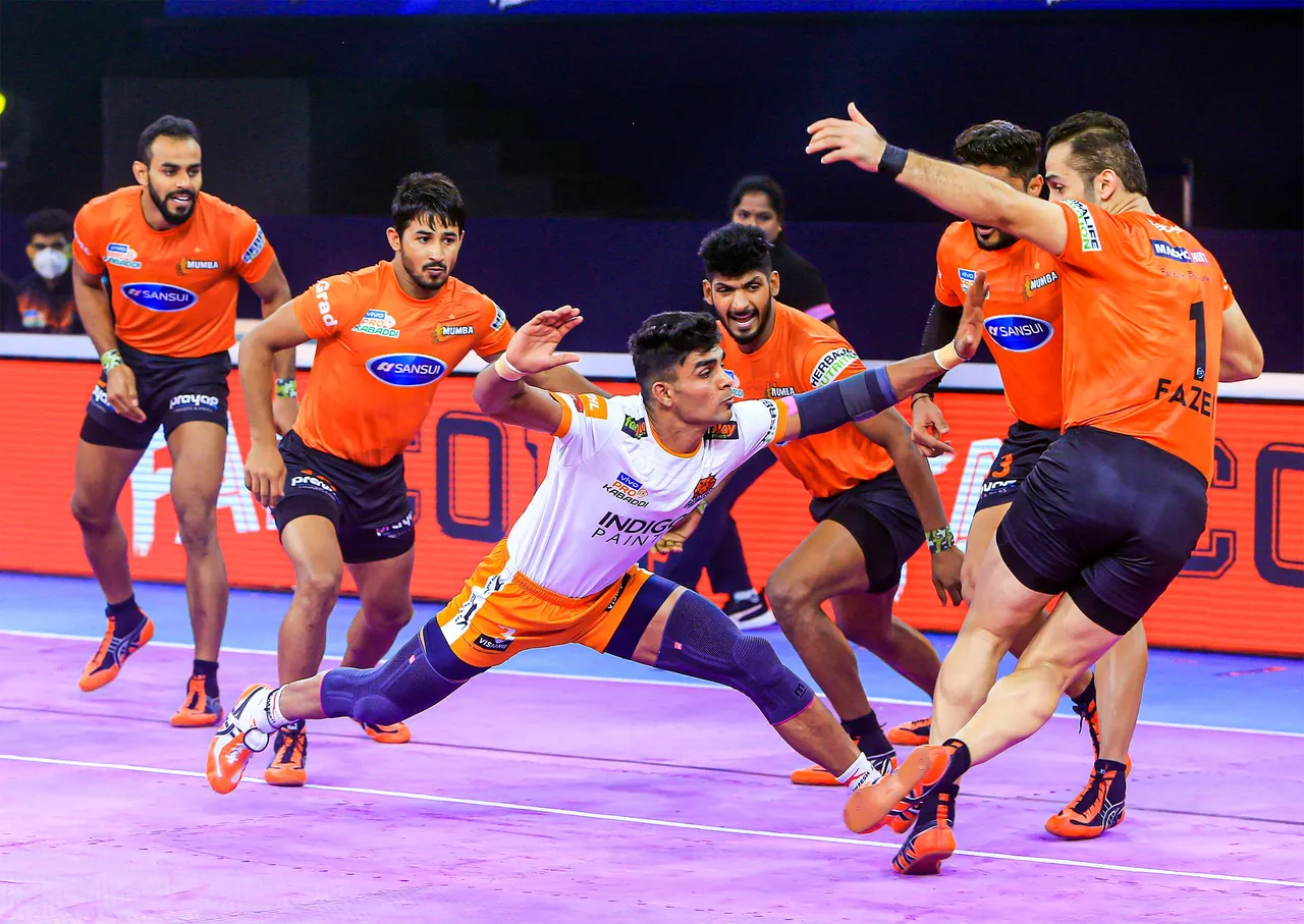 Puneri Paltan and U Mumba team in action. (Photo Source: Twitter)