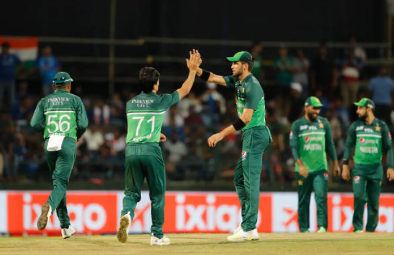 ODI World Cup 2023: पाकिस्तान को वर्ल्ड कप से पहले लगा बड़ा झटका, धाकड़ गेंदबाज हुआ टीम से बाहर!
