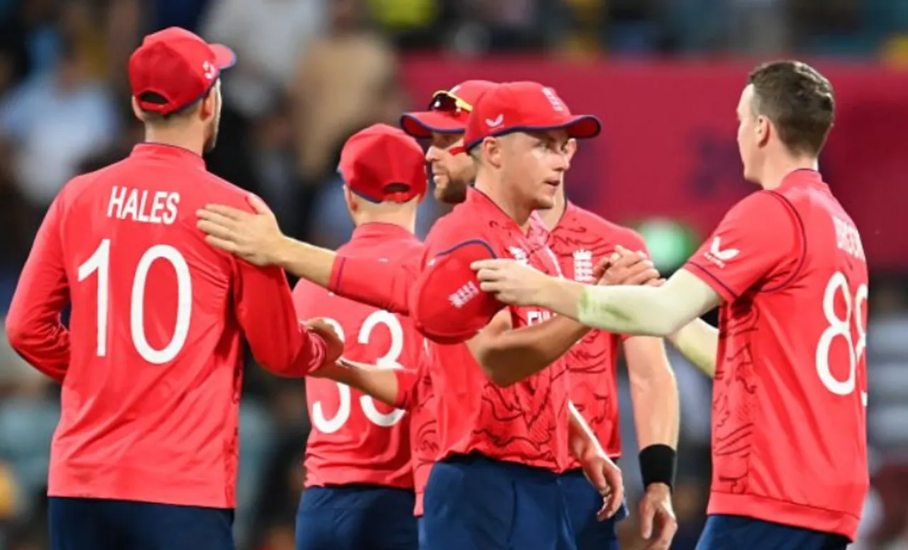 न्यूजीलैंड को 20 रनों से मात देकर इंग्लैंड सेमीफाइनल की रेस में बरकरार