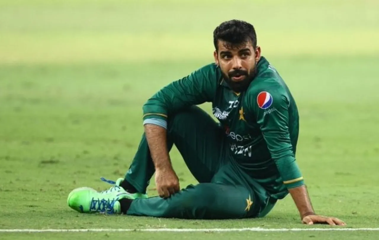 एशिया कप फाइनल में हार के बाद शादाब खान ने मांगी माफी, जानें क्या थी उनकी गलती
