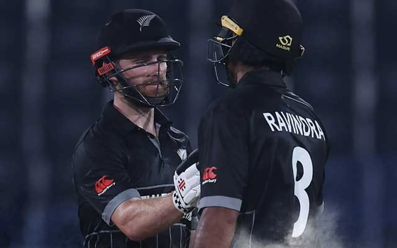 'Arey lekin humare bowler to 150+ fenkte hai'- Fans react as New Zealand beat Pakistan in 1st Warm-up game of World Cup 2023