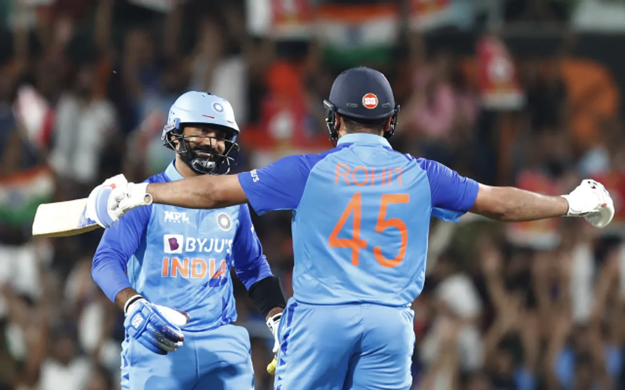 'India, take a bow' - Fans laud India as they clinch a superb win against Australia in the second T20I by six wickets