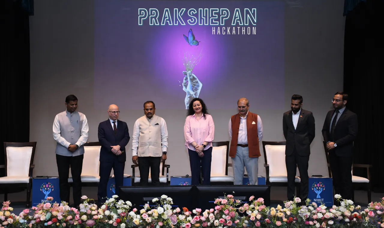 Prakshepan Launch From L-R - Vineet Kumar, Jonathan Heimer, Mahveer Singhvi, Maj. Gen. Pawan Anand, Varun Sakhuja, Kartikeya Vaid.png