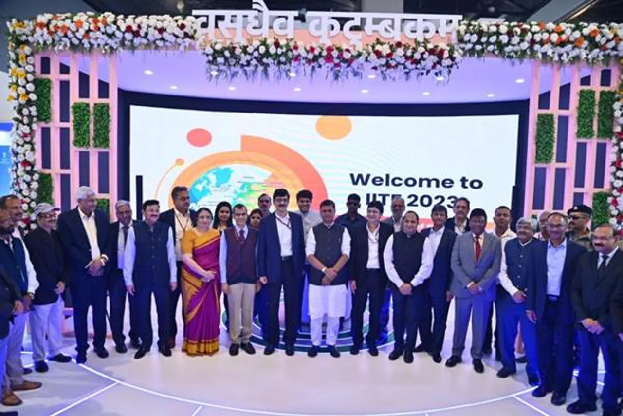 Union Minister R. K. Singh Inaugurates Power Pavilion at IITF 2023