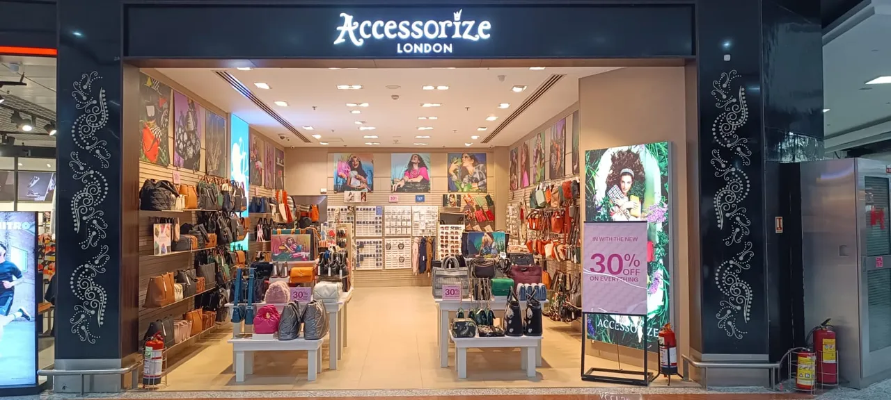 Accessorize London Store