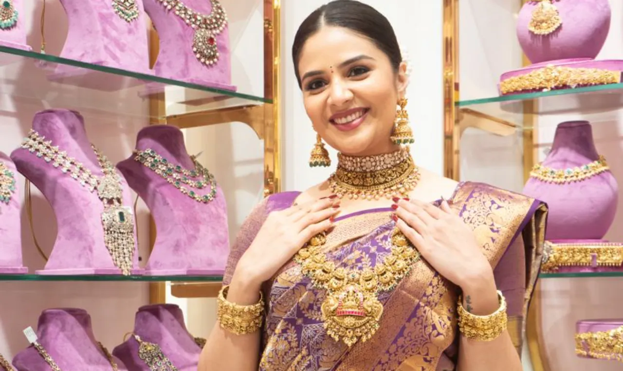 Popular anchor Sreemukhi unveils ‘Rasamayi' ,SSKL’s fine Silver Jewellery