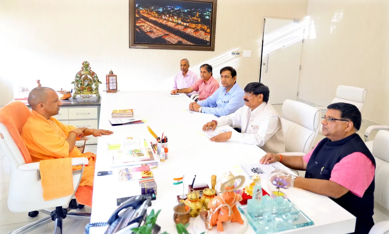IIA Delegation Met Uttar Pradesh's CM Yogi Adityanath