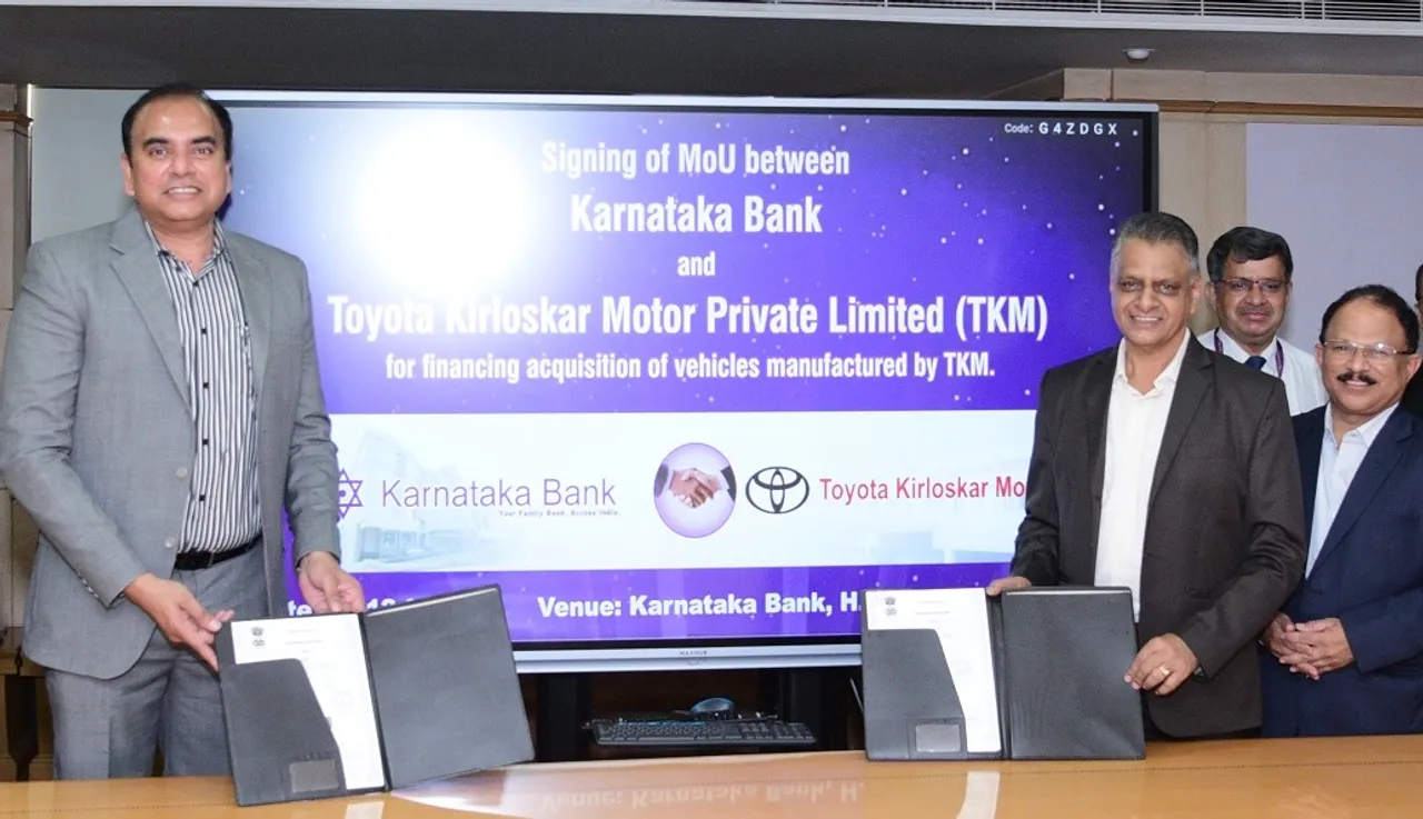 Toyota Kirloskar Motor ties up with Karnataka Bank to Introduce Attractive Finance Options for its customers in India (1)