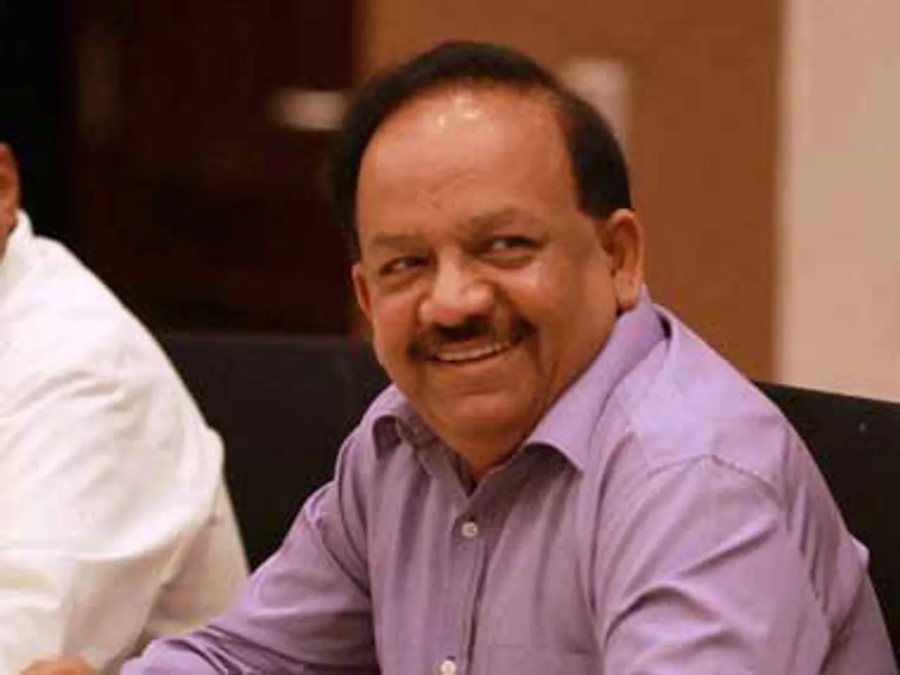 Dr Harsh Vardhan Visits NCDC Control Room, Lab And Testing Facilities