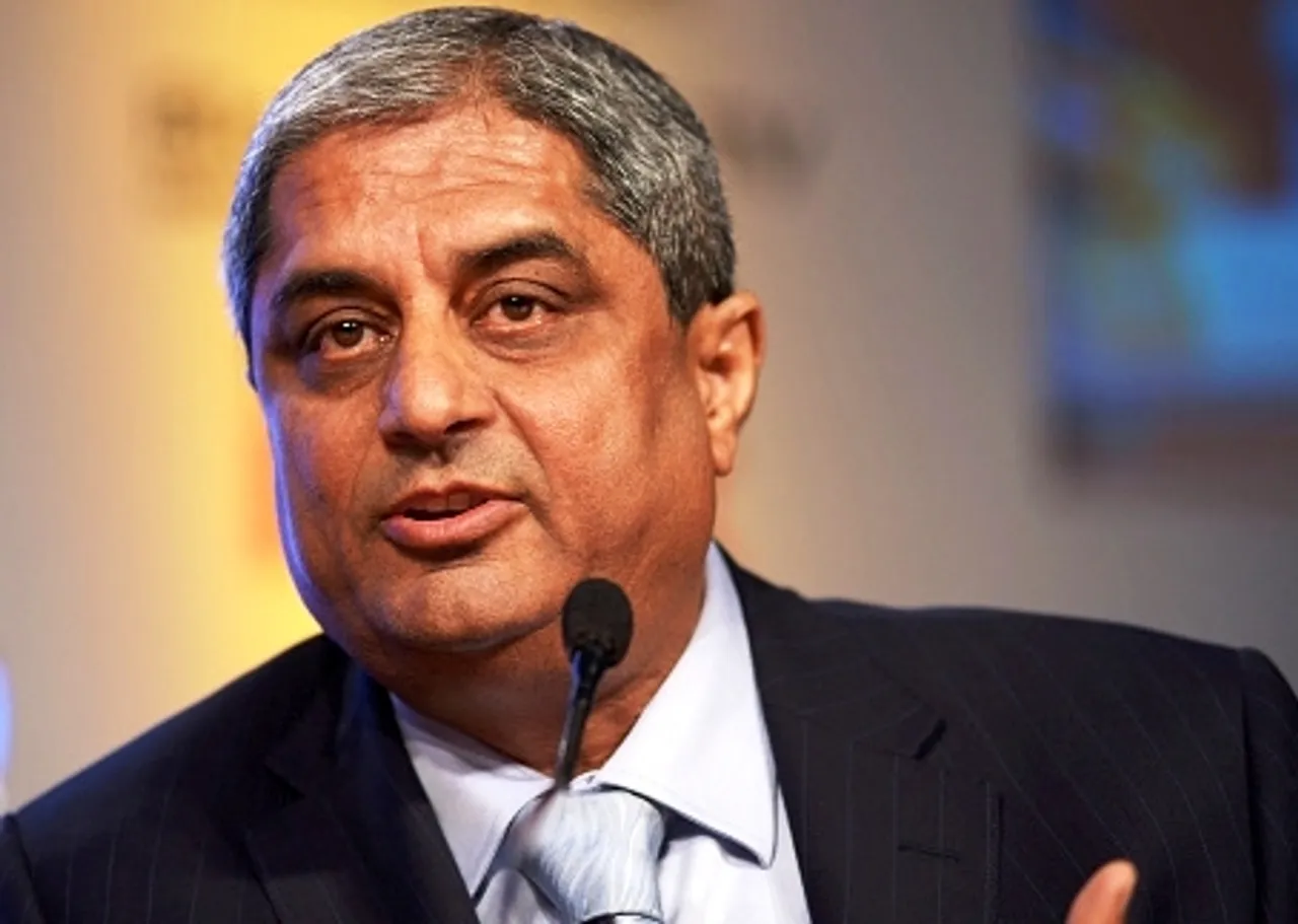 Aditya Puri Raises Rs 842 Cr by Selling HDFC Bank Shares