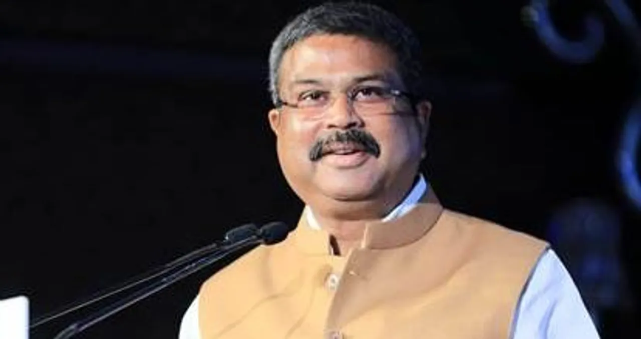 Dharmendra Pradhan, Education to Entrepreneurship