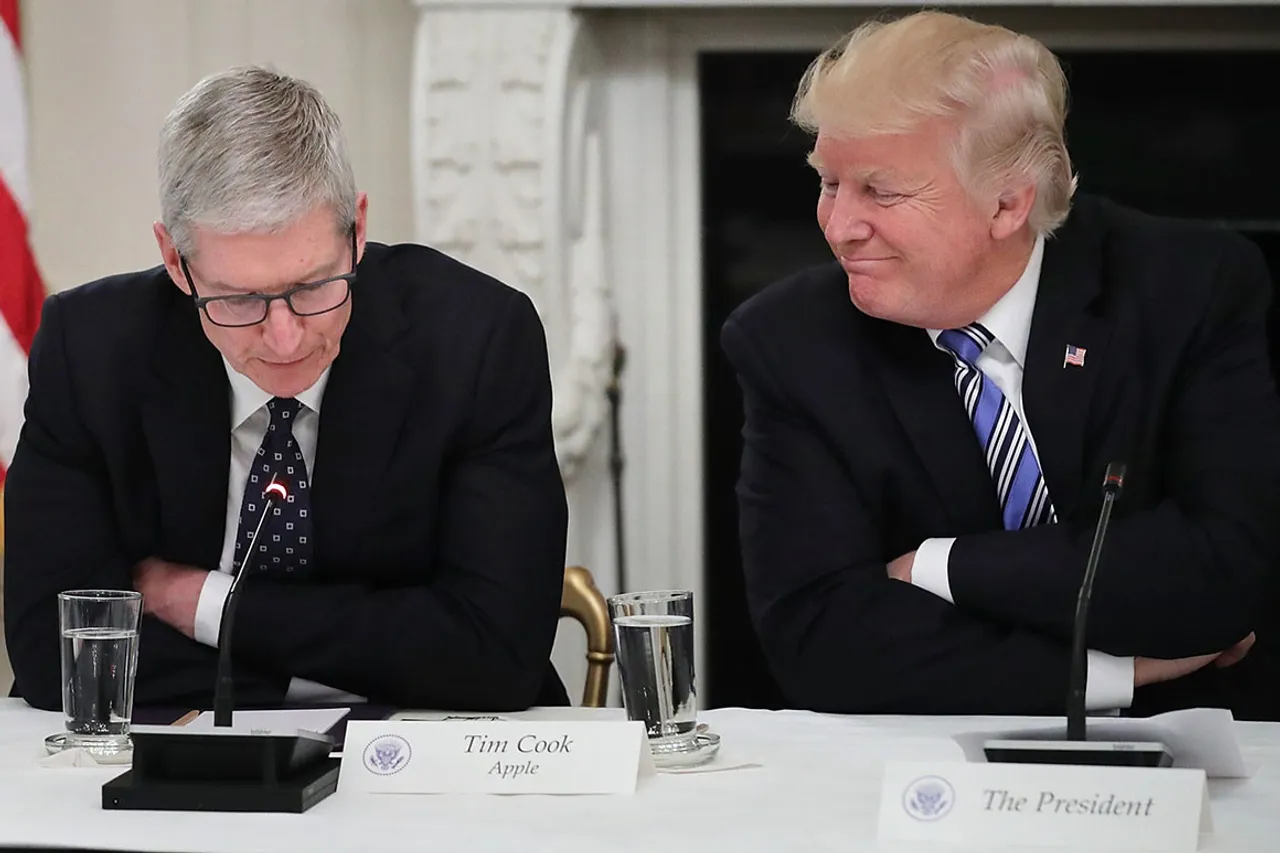 Donald Trump, Tim Cook, Apple