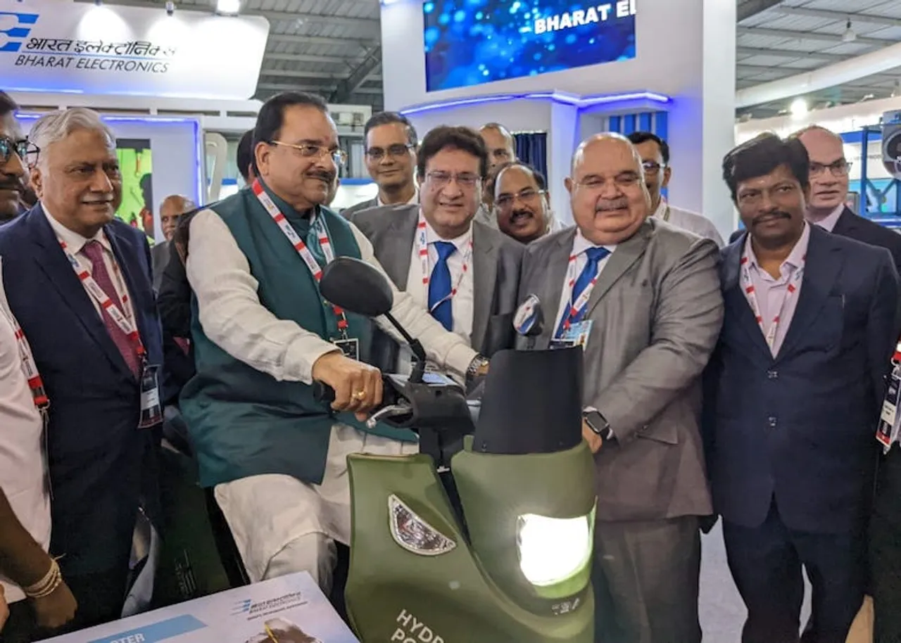 Defence MoS Ajay Bhatt Experienced And Appreciated BEL's Technologies and Triton EV's Hydrogen Powered All-Terrain Bike