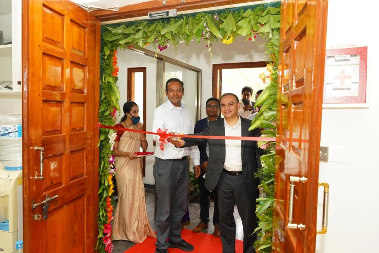 Nishant Batra, Chief Strategy and Technology Officer, Nokia and Prof. Amrutur Bharadwaj, Chair of RBCCP, IISc inaugurating the Networked Robotics CoE at IISc Bangalore