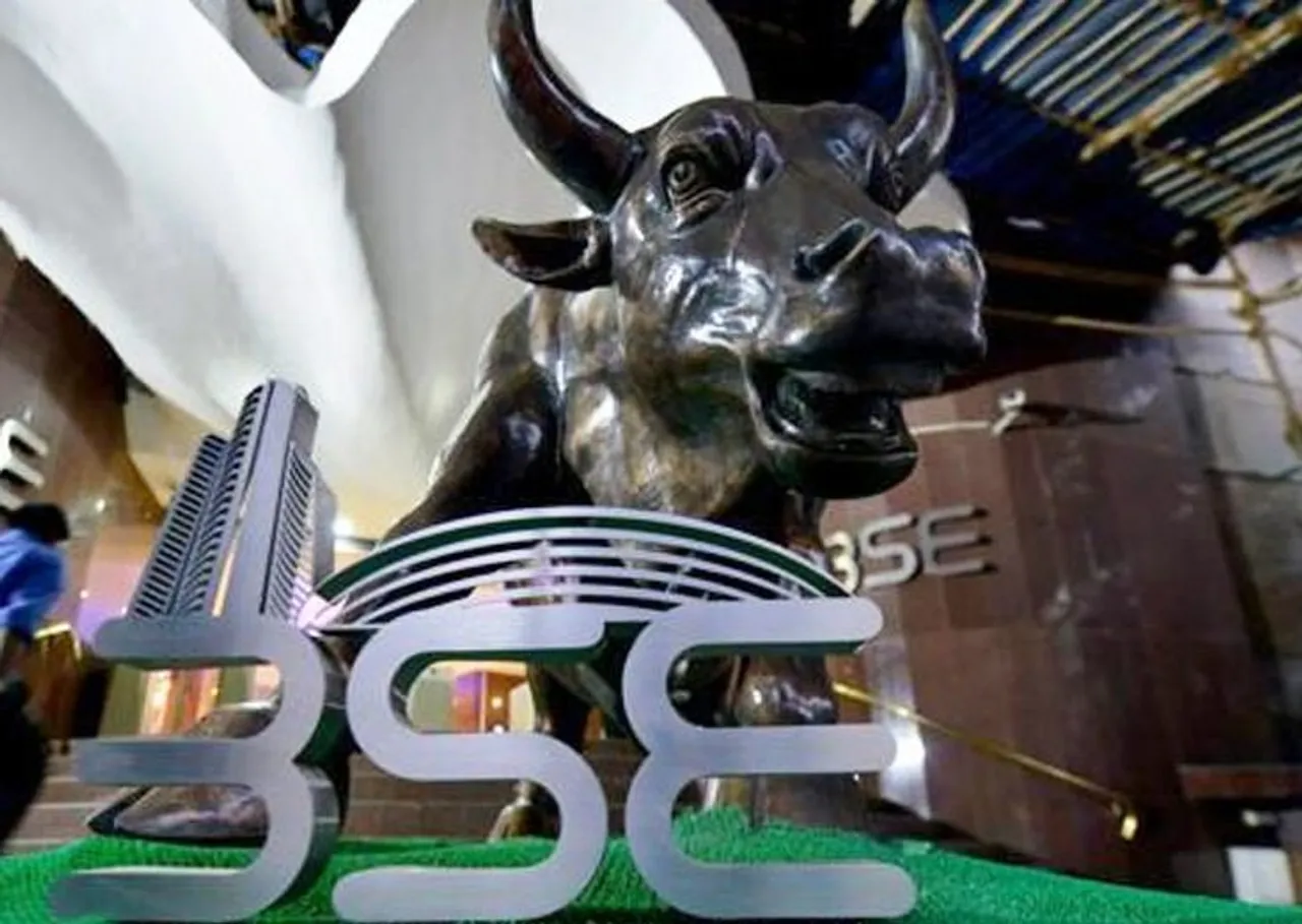 Sensex & NIFTY Fallen into Red