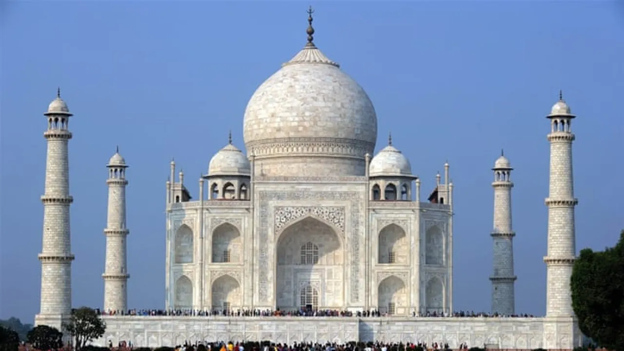 Taj Mahal, Agra Metro