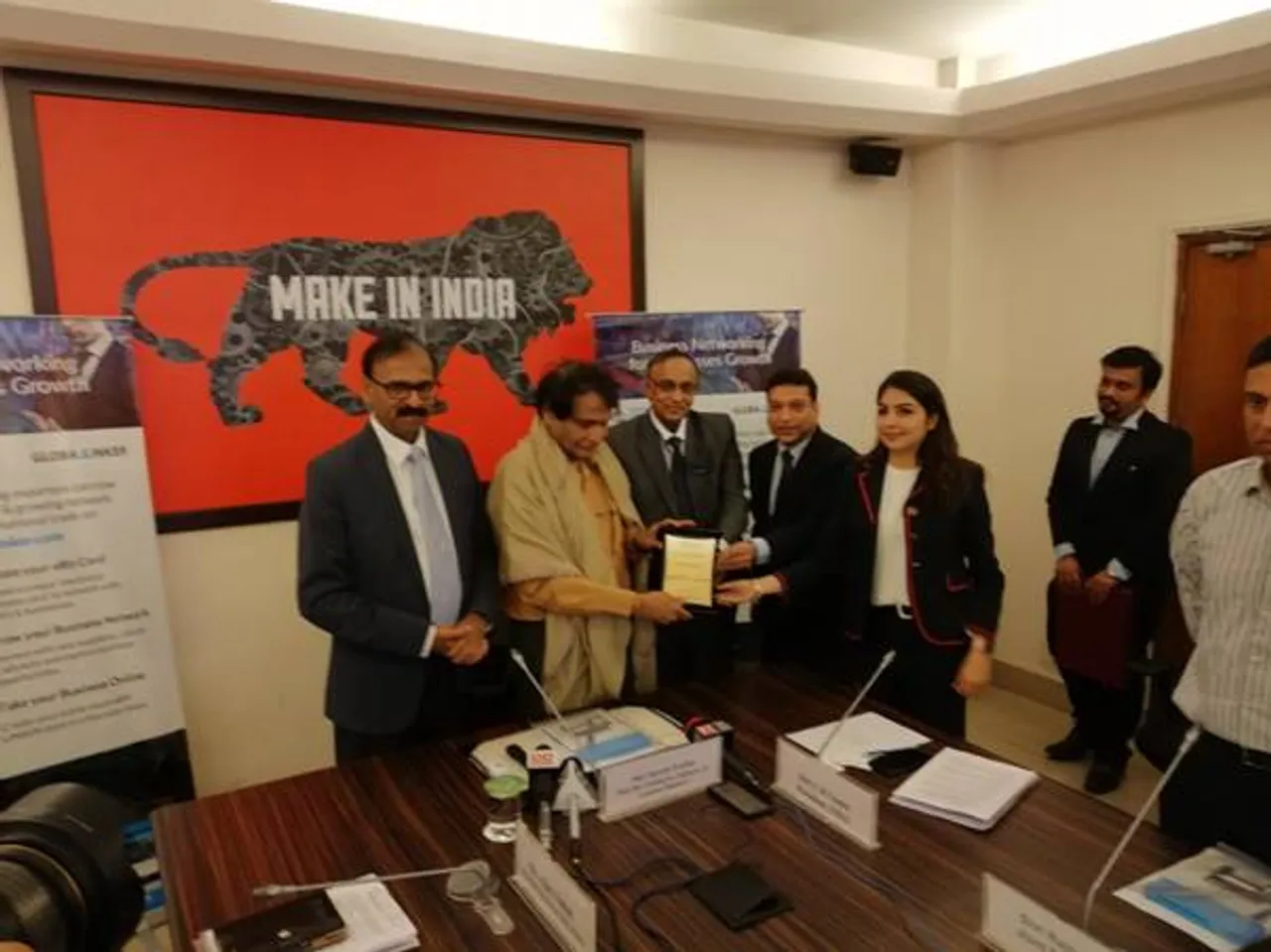 Commerce Minister,  Suresh Prabhu Launched Digital Platform for MSME Exporters